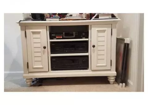 TV/stereo cabinet